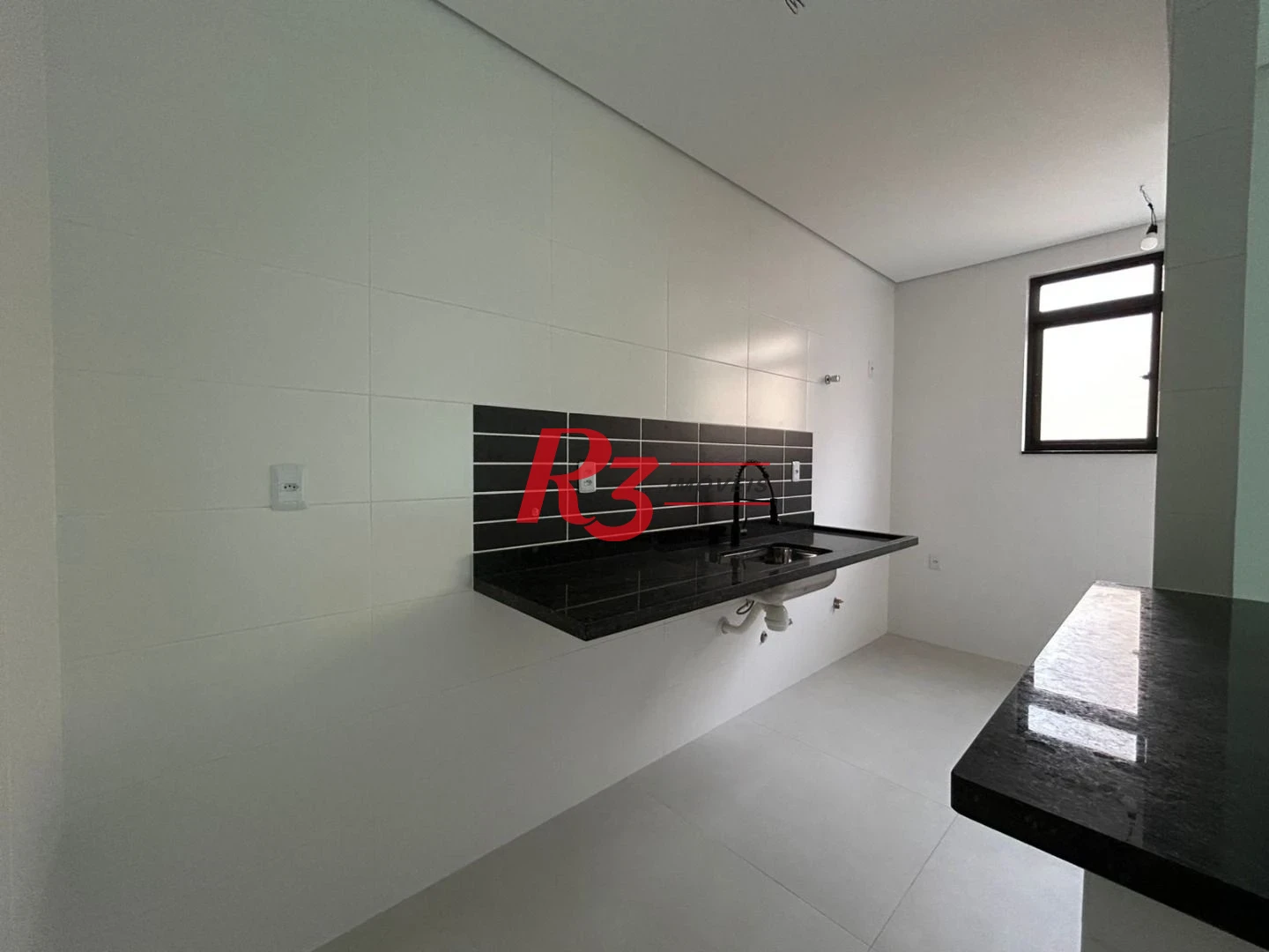 Casa com 2 dormitórios à venda, 90 m² por R$ 720.000,00 - Marapé - Santos/SP