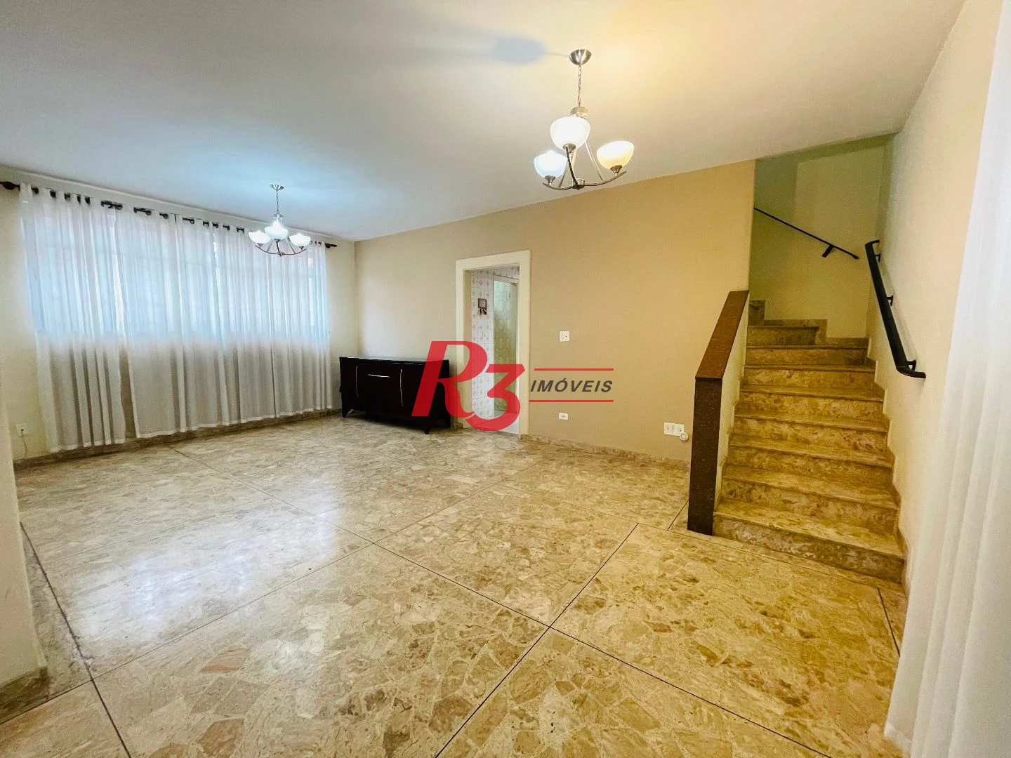 Sobrado para alugar, 250 m² por R$ 9.500,00/mês - Aparecida - Santos/SP