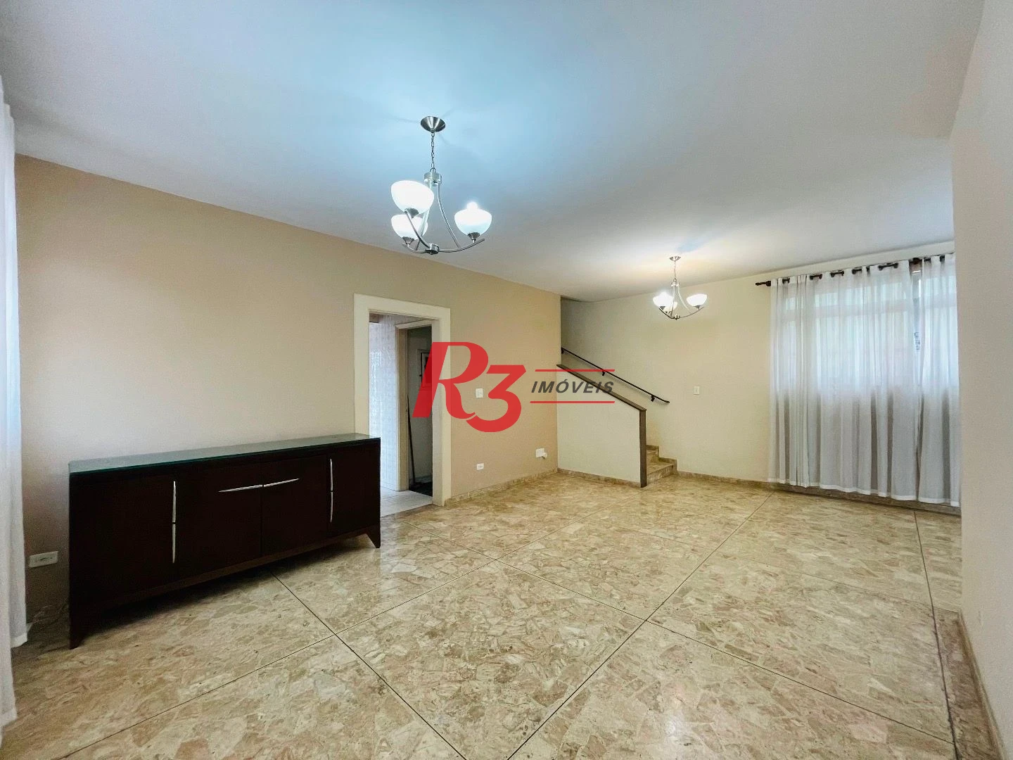 Sobrado para alugar, 250 m² por R$ 9.500,00/mês - Aparecida - Santos/SP