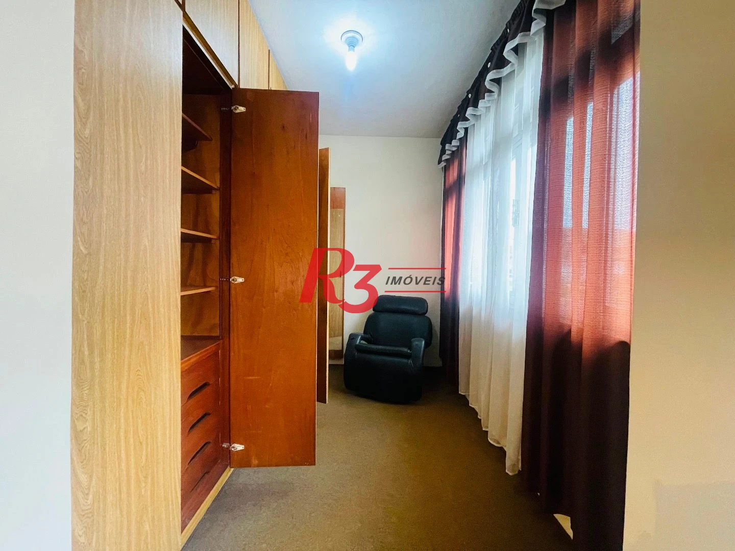 Sobrado para alugar, 250 m² por R$ 9.500,00/mês - Aparecida - Santos/SP