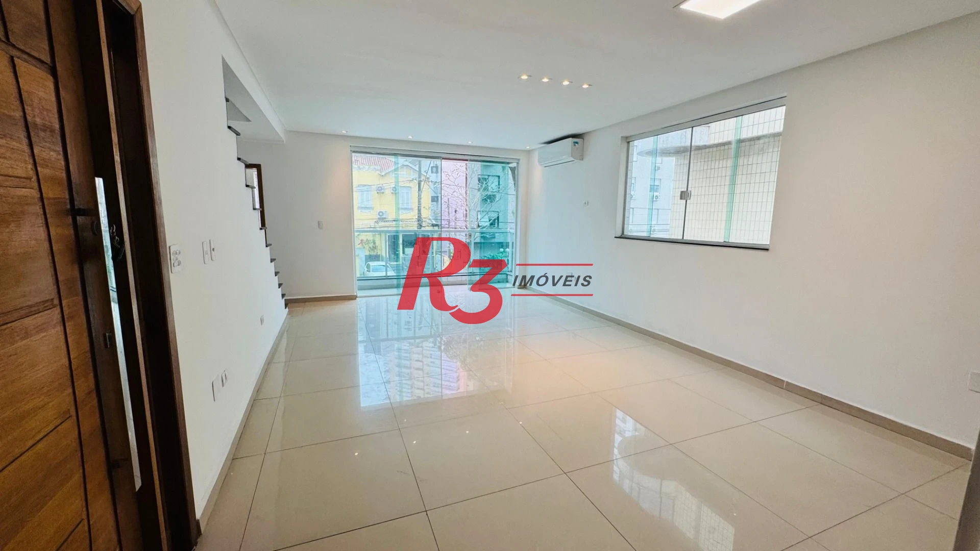 Casa com 4 dormitórios à venda, 194 m² por R$ 1.800.000,00 - Gonzaga - Santos/SP