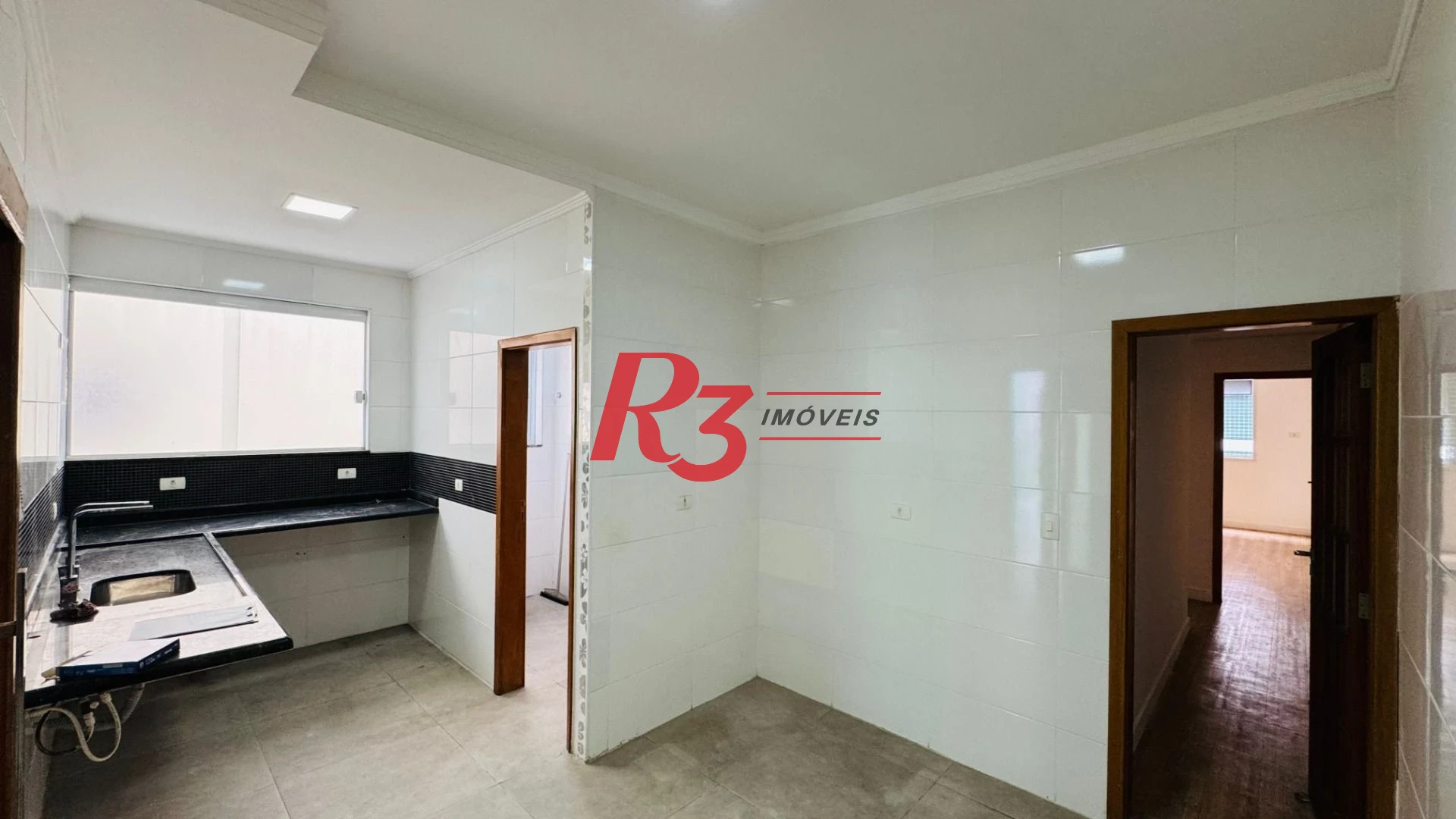 Casa com 4 dormitórios à venda, 194 m² por R$ 1.800.000,00 - Gonzaga - Santos/SP