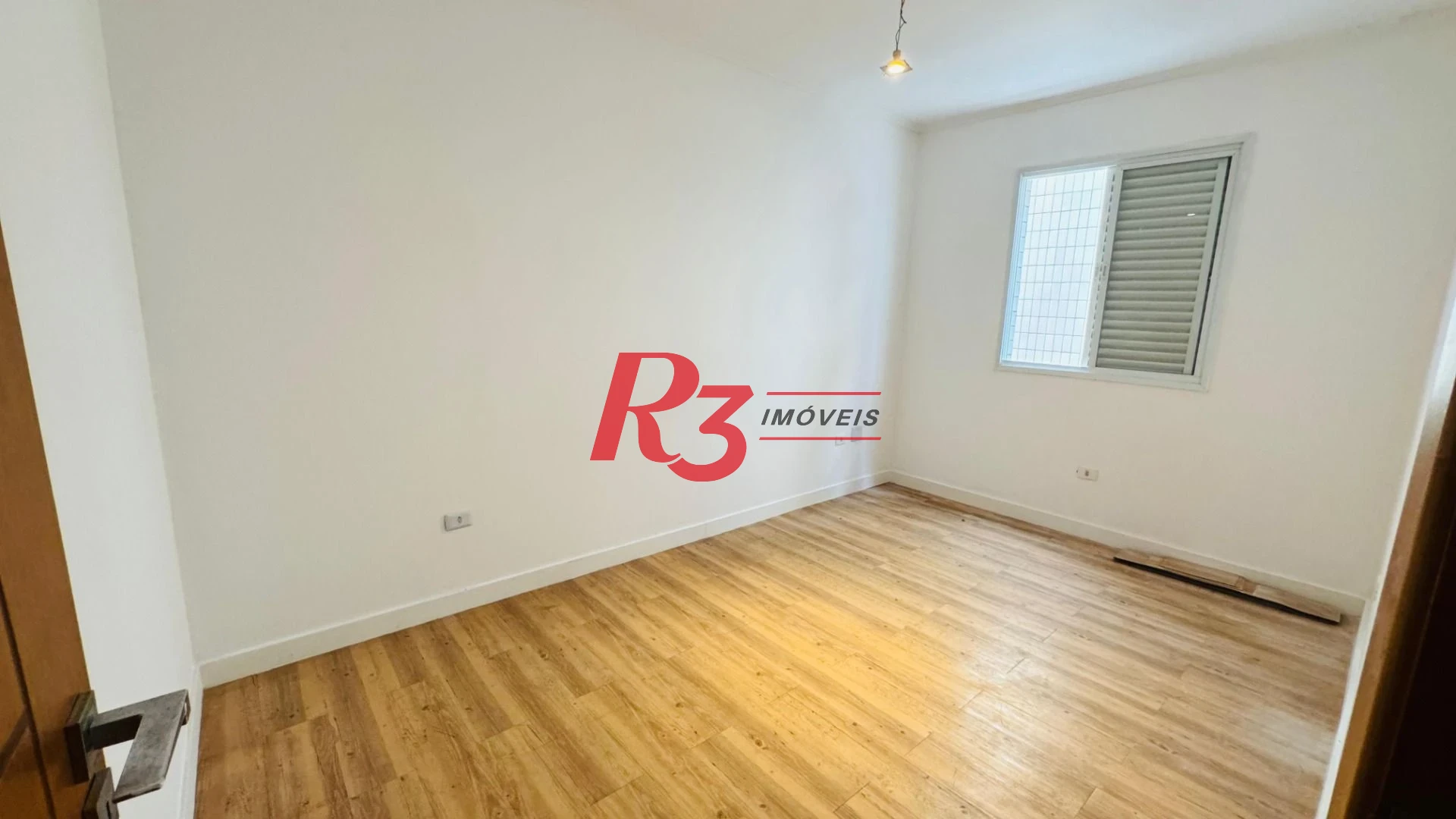 Casa com 4 dormitórios à venda, 194 m² por R$ 1.800.000,00 - Gonzaga - Santos/SP
