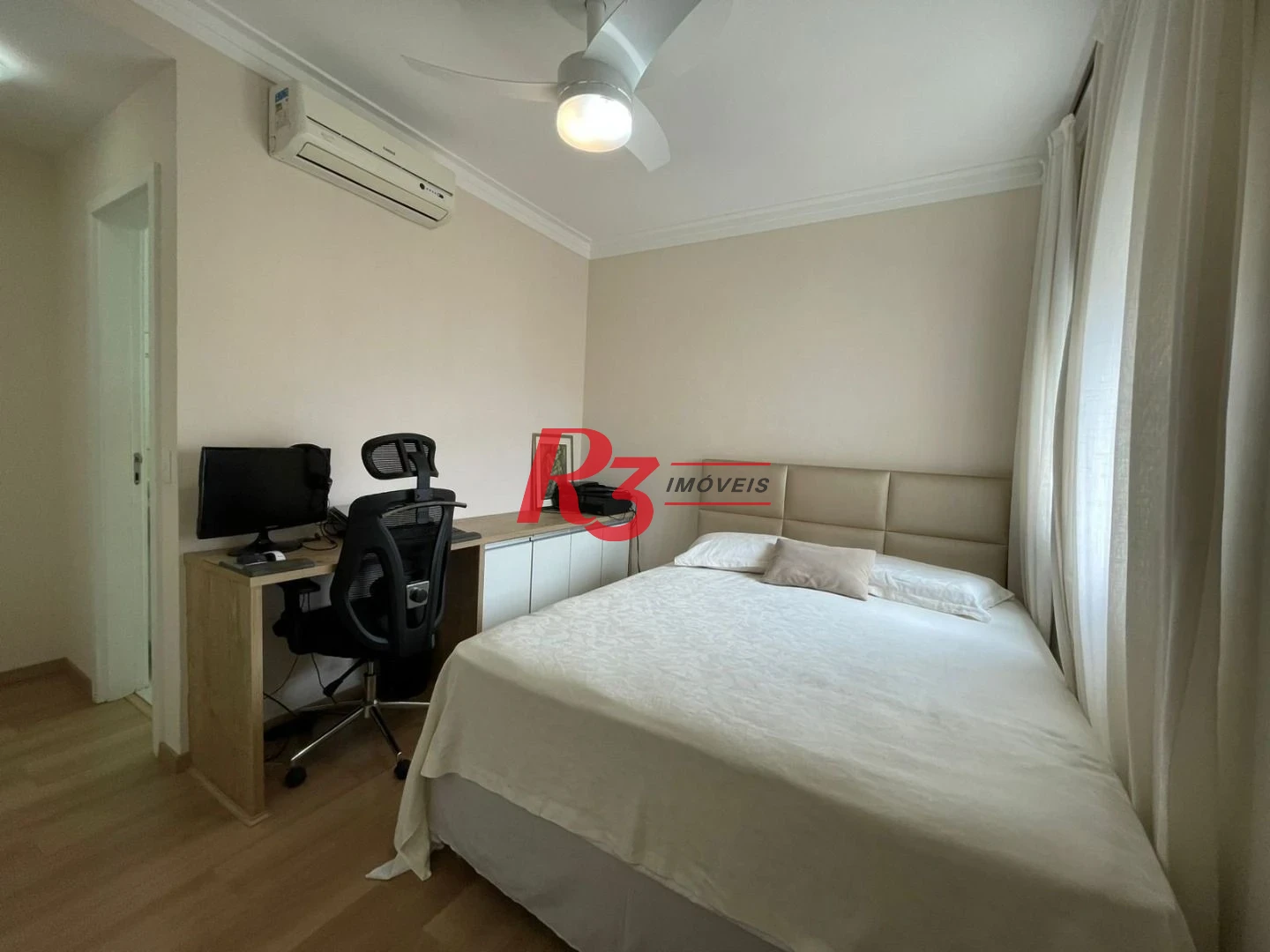 Apartamento com 3 dormitórios à venda, 155 m² por R$ 2.380.000,00 - Embaré - Santos/SP
