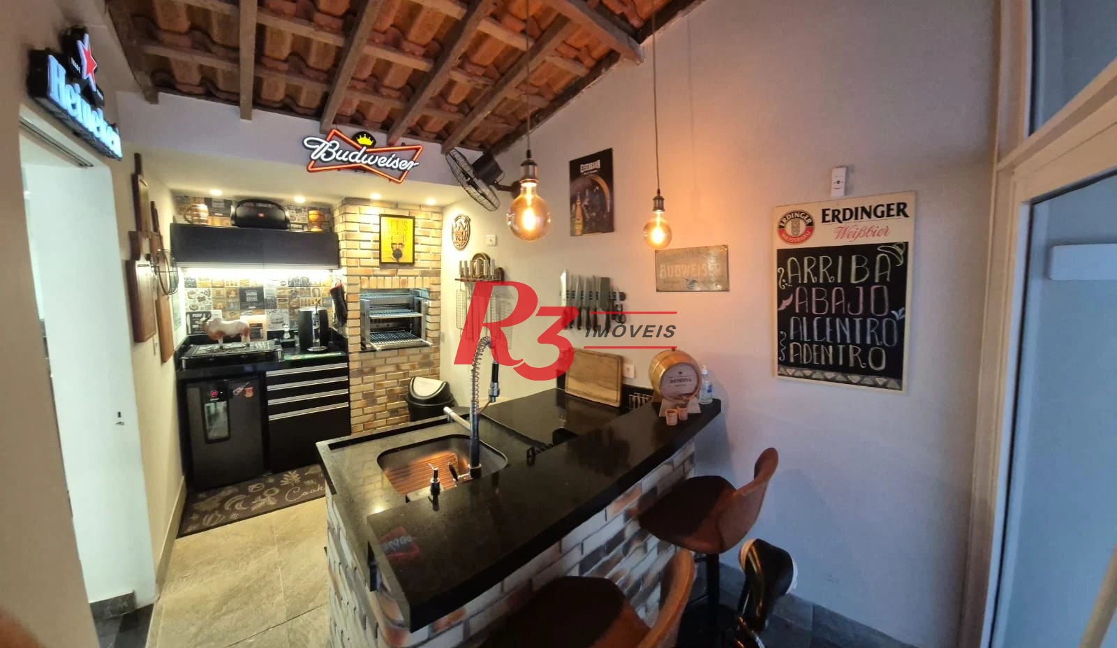 Sobrado com 2 dormitórios à venda, 156 m² por R$ 1.385.000,00 - Embaré - Santos/SP