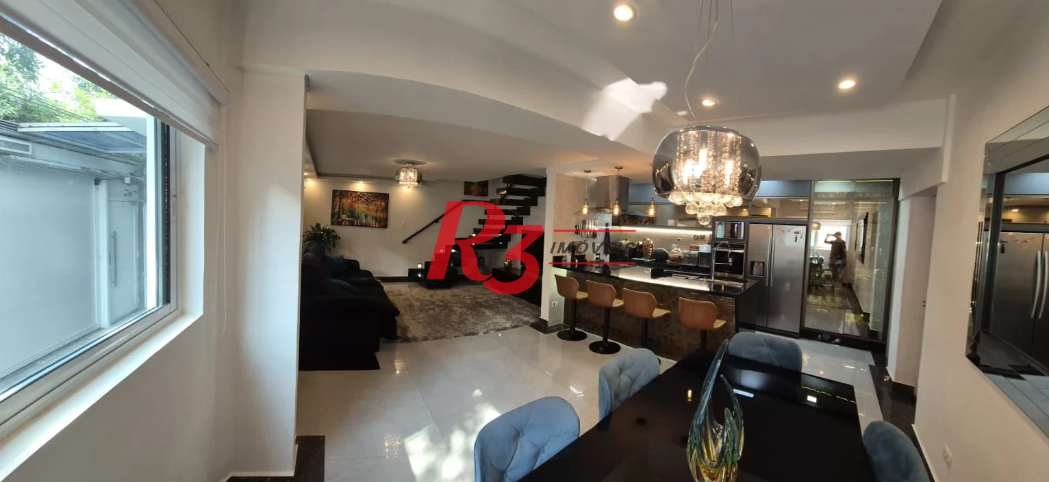 Sobrado com 2 dormitórios à venda, 156 m² por R$ 1.385.000,00 - Embaré - Santos/SP
