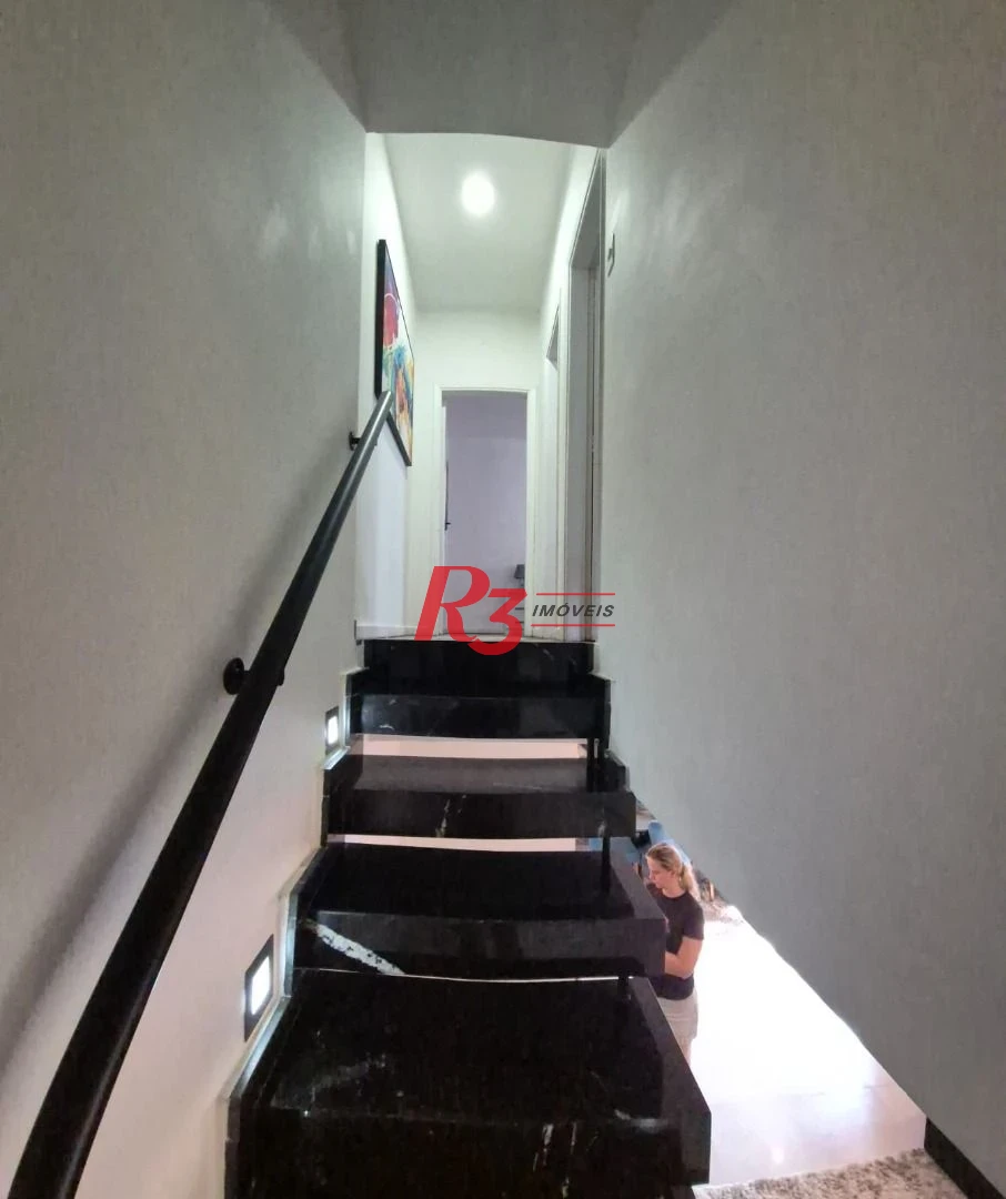 Sobrado com 2 dormitórios à venda, 156 m² por R$ 1.385.000,00 - Embaré - Santos/SP