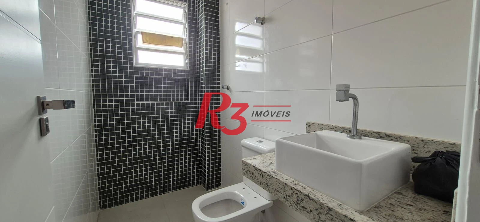 Casa com 3 dormitórios à venda, 155 m² por R$ 1.300.000,00 - Embaré - Santos/SP