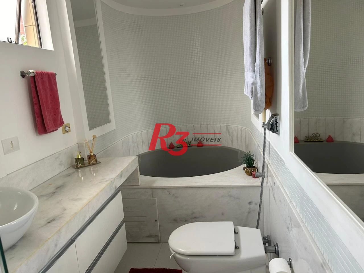Apartamento com 3 dormitórios à venda, 137 m² por R$ 980.000,00 - Pompéia - Santos/SP