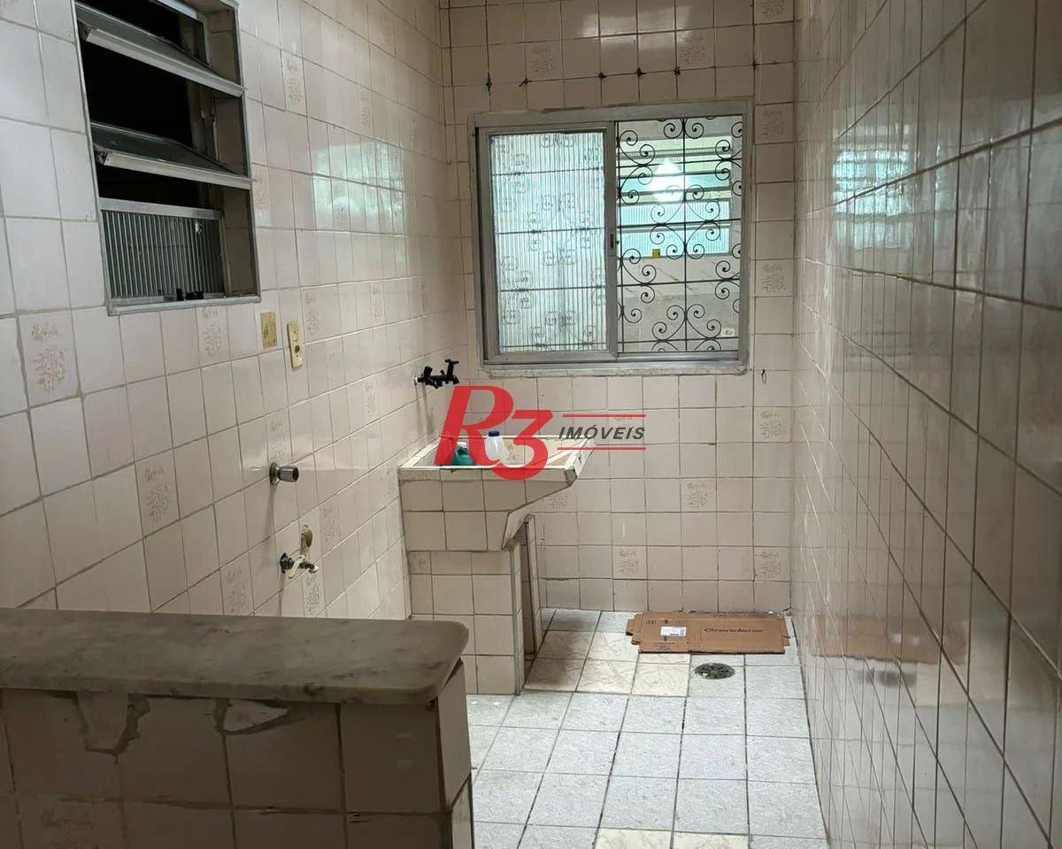 Casa com 6 dormitórios à venda, 200 m² por R$ 300.000,00 - Conjunto Residencial Humaitá - São Vicente/SP
