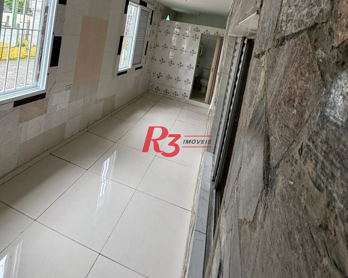 Casa com 6 dormitórios à venda, 200 m² por R$ 300.000,00 - Conjunto Residencial Humaitá - São Vicente/SP