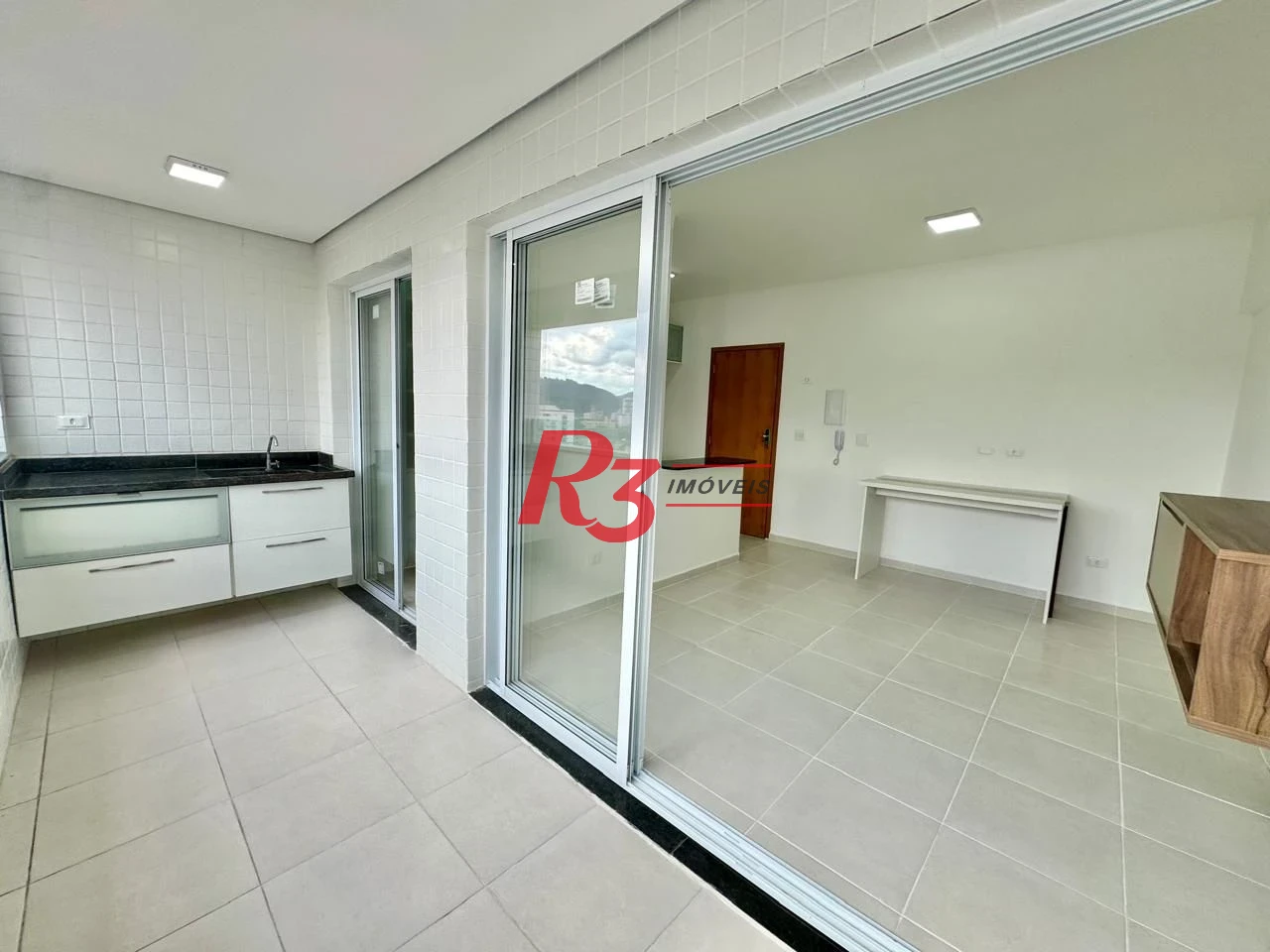 Apartamento com 2 dormitórios à venda, 59 m² por R$ 535.000,00 - Macuco - Santos/SP