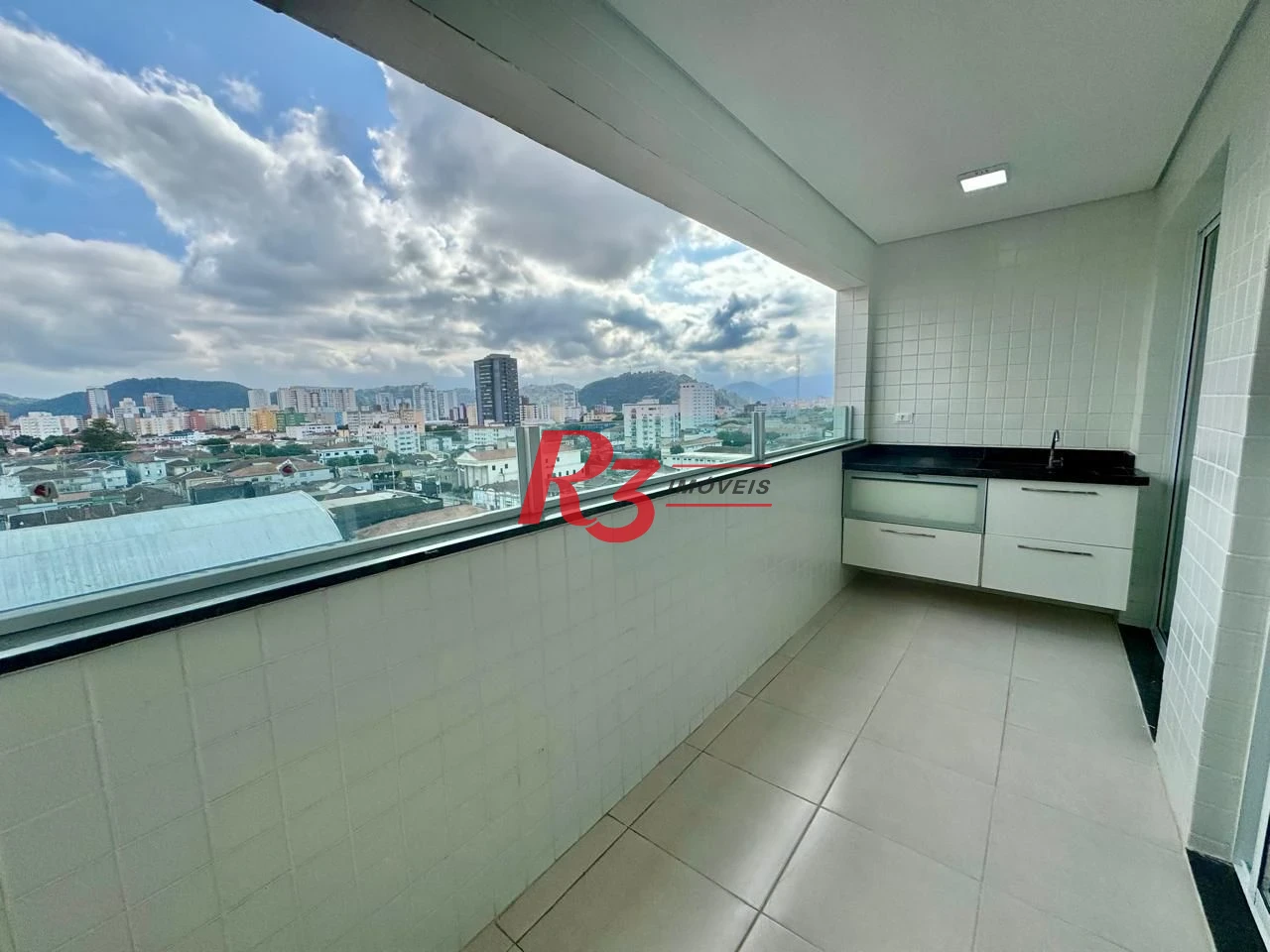 Apartamento com 2 dormitórios à venda, 59 m² por R$ 535.000,00 - Macuco - Santos/SP