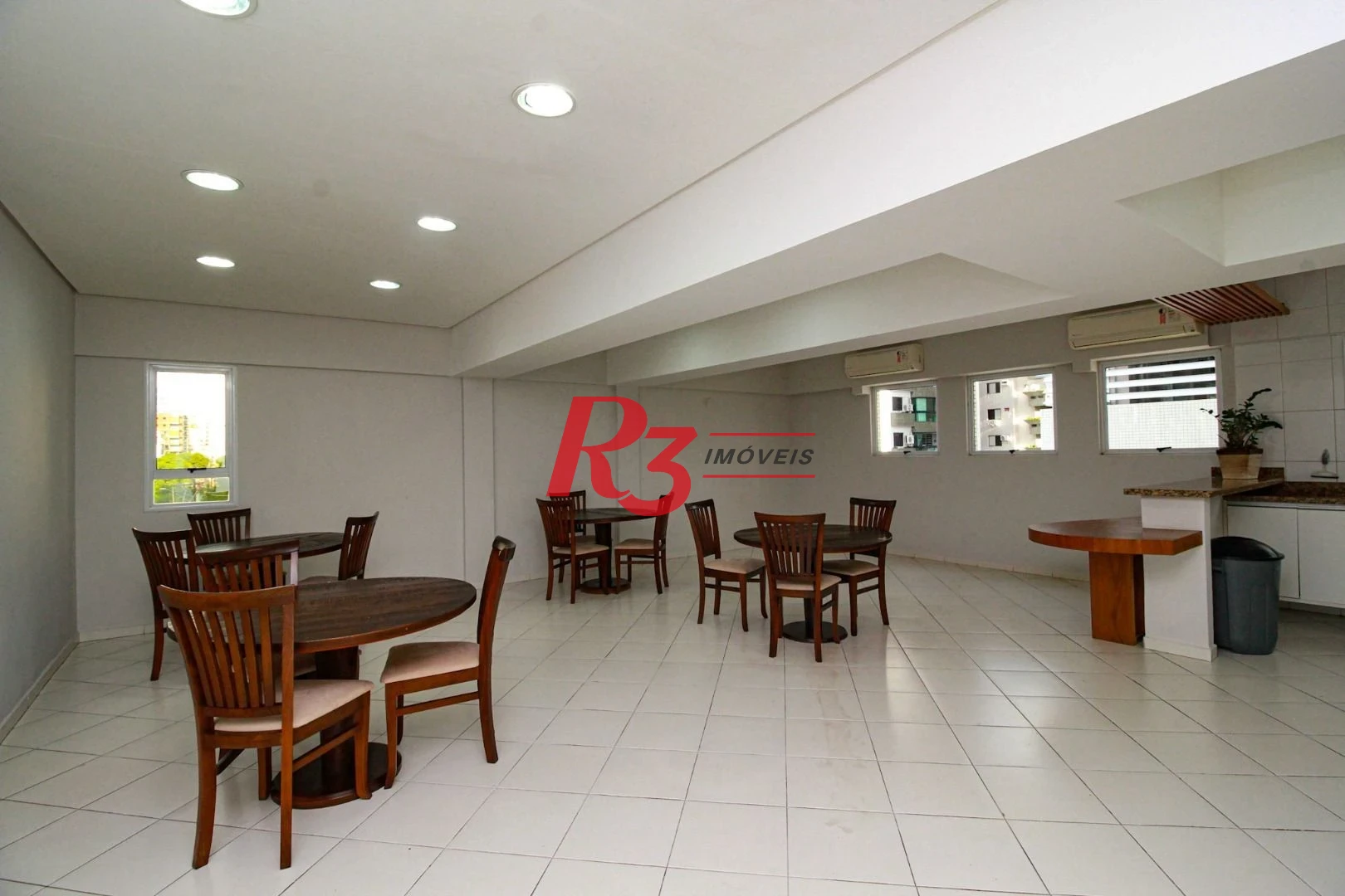 Apartamento com 3 dormitórios à venda, 123 m² por R$ 1.600.000,00 - Pompéia - Santos/SP