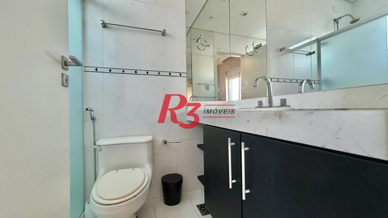 Apartamento com 3 dormitórios para alugar, 138 m² por R$ 16.000,00/mês - Gonzaga - Santos/SP
