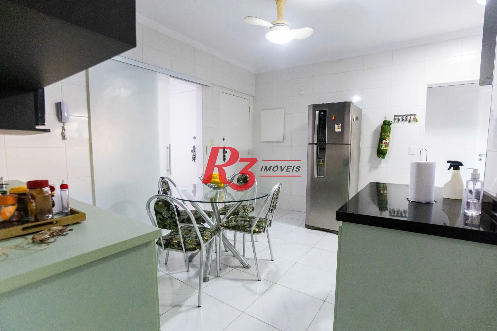 Apartamento com 3 dormitórios à venda, 124 m² por R$ 980.000,00 - Gonzaga - Santos/SP