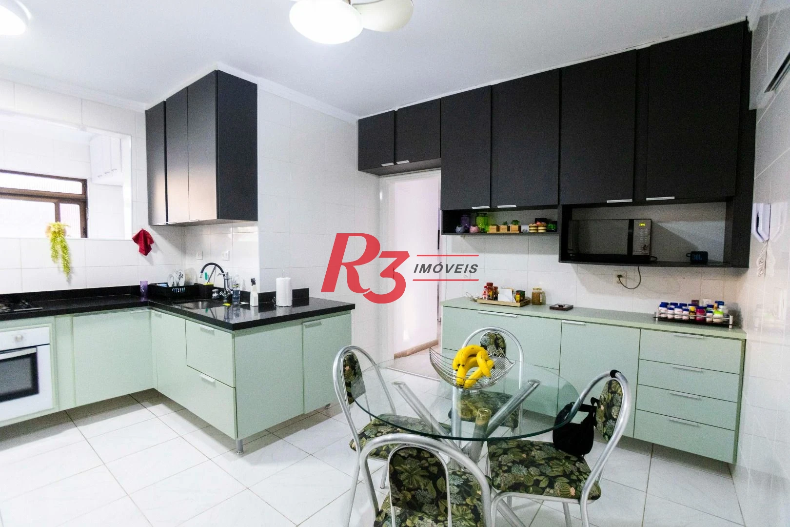 Apartamento com 3 dormitórios à venda, 124 m² por R$ 980.000,00 - Gonzaga - Santos/SP