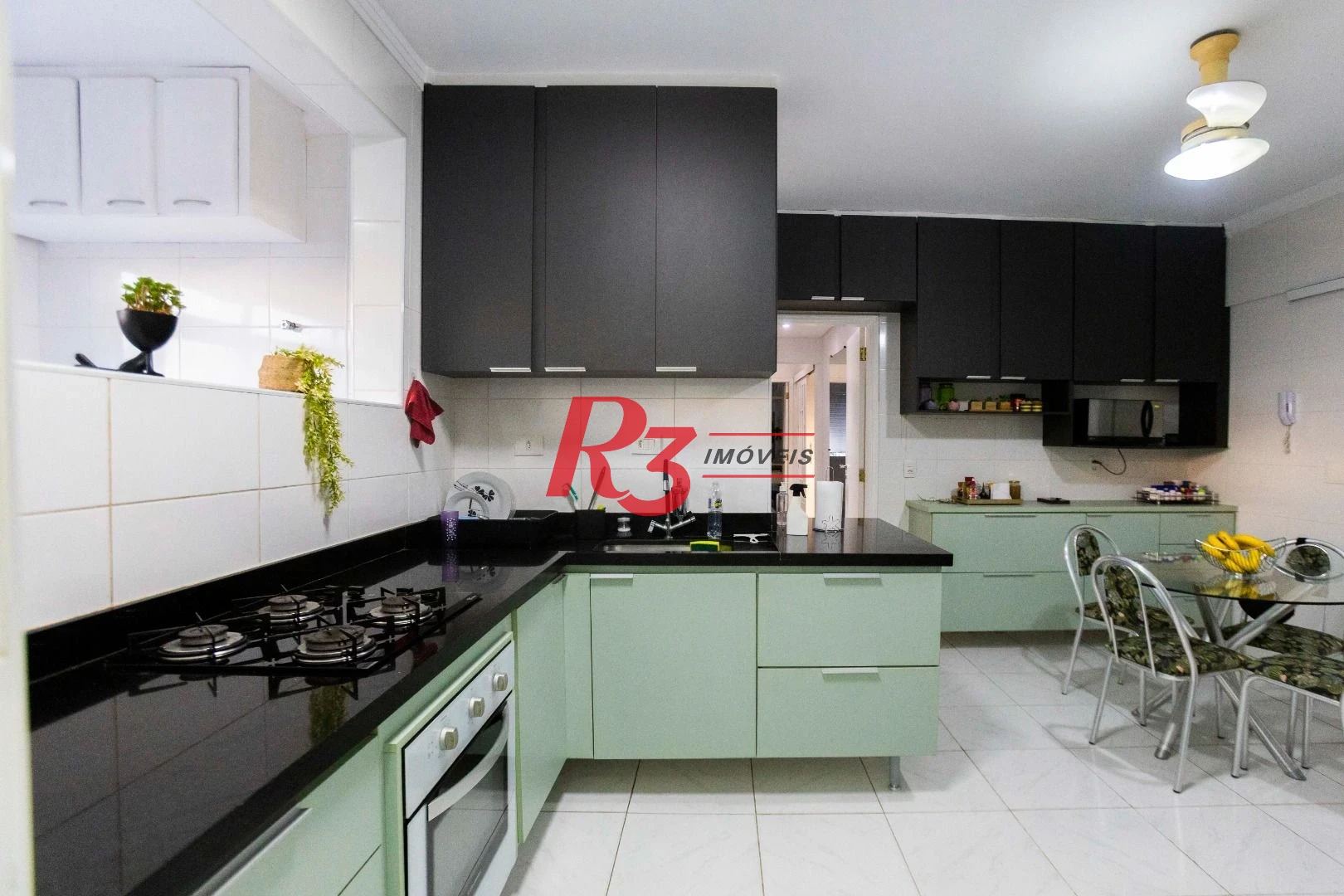 Apartamento com 3 dormitórios à venda, 124 m² por R$ 980.000,00 - Gonzaga - Santos/SP