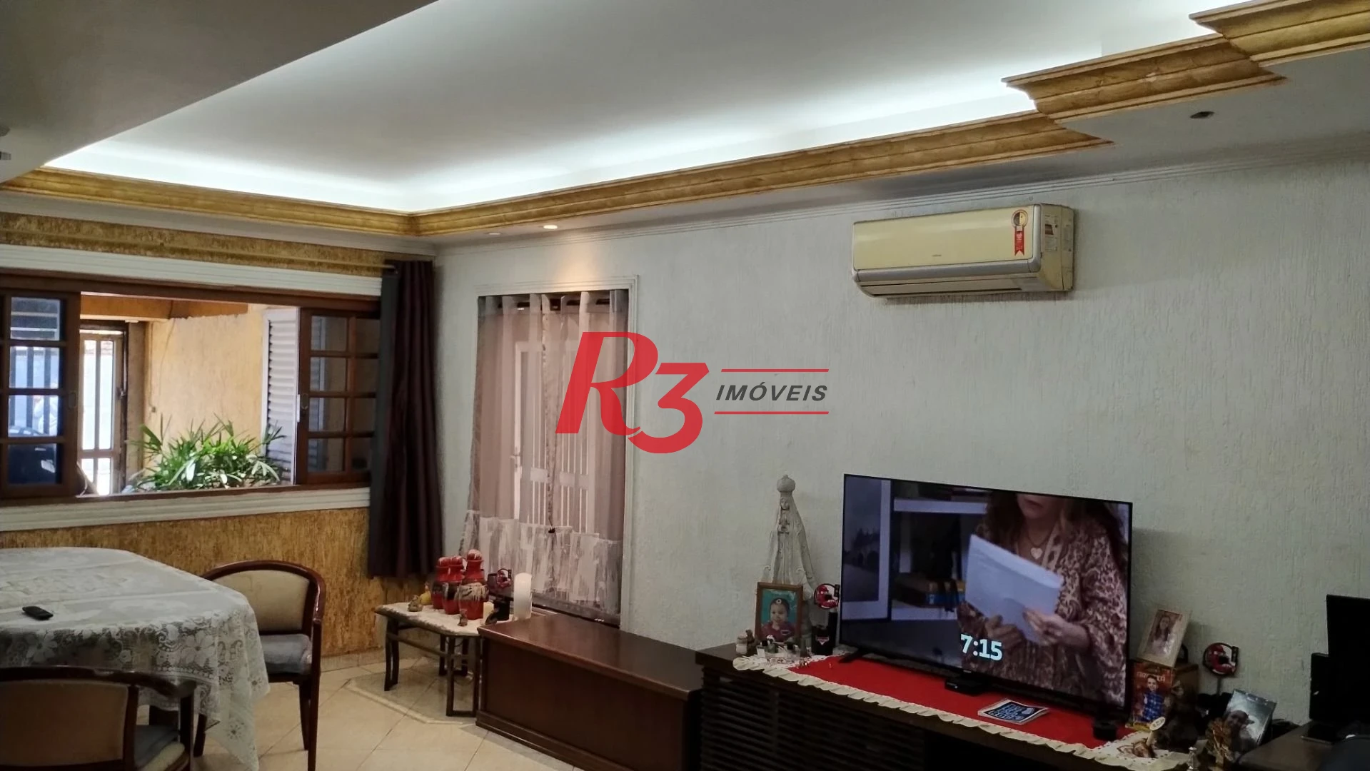 Sobrado com 3 dormitórios à venda, 283 m² por R$ 650.000,00 - Chico de Paula - Santos/SP