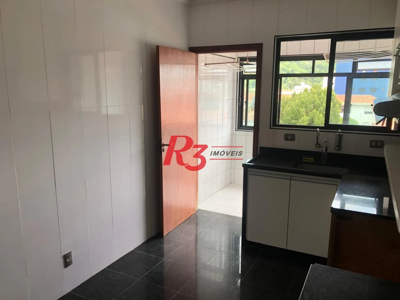 Apartamento com 2 dormitórios à venda, 100 m² por R$ 650.000,00 - Campo Grande - Santos/SP