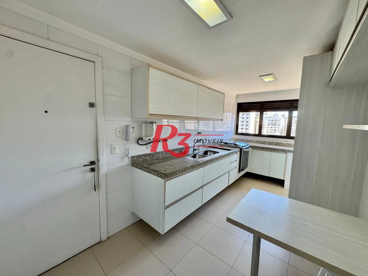 Apartamento com 3 dormitórios à venda, 139 m² por R$ 1.650.000,00 - Gonzaga - Santos/SP