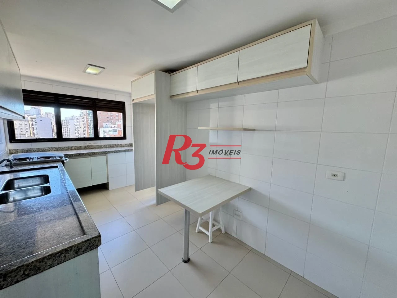 Apartamento com 3 dormitórios à venda, 139 m² por R$ 1.650.000,00 - Gonzaga - Santos/SP