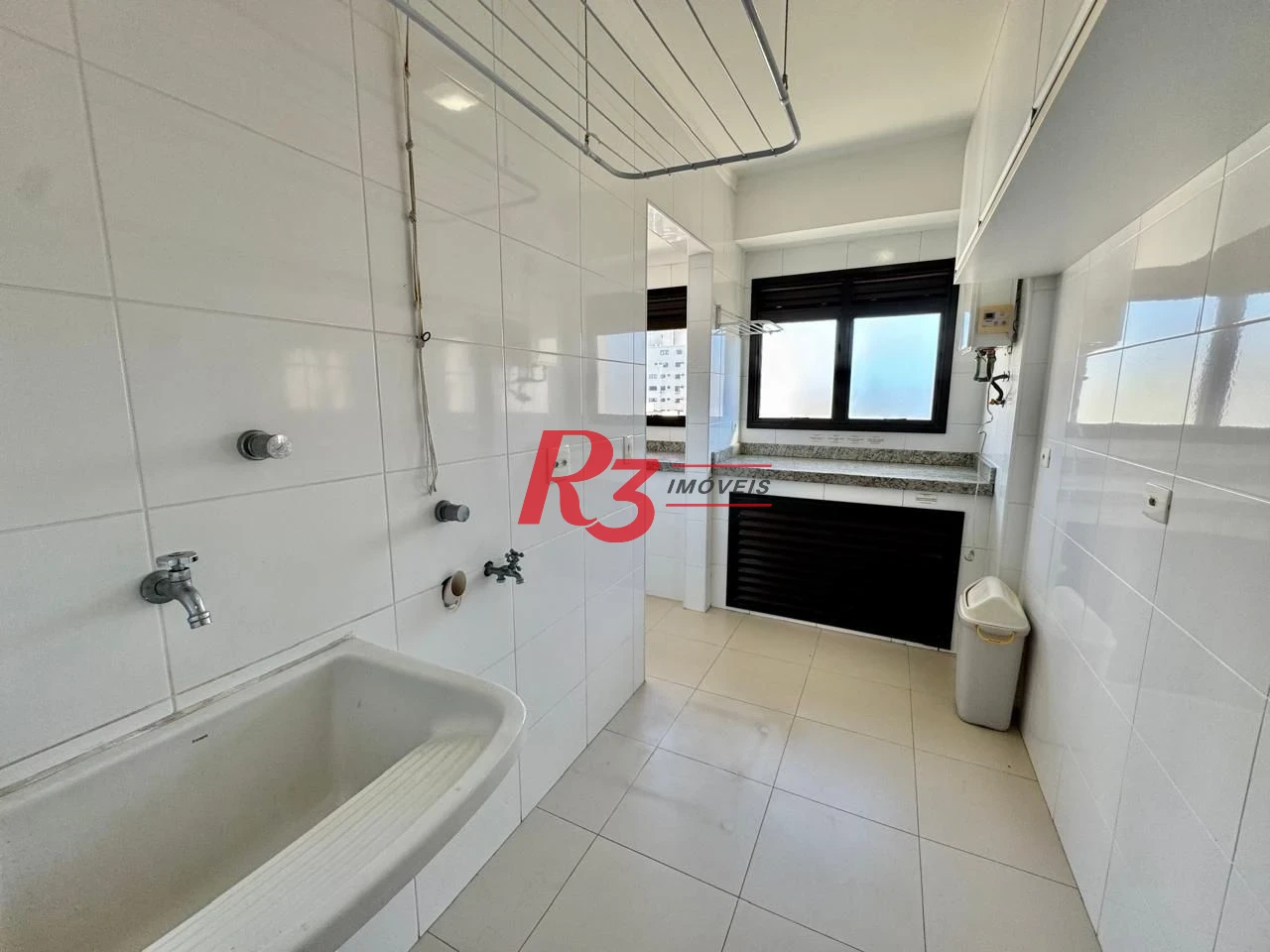 Apartamento com 3 dormitórios à venda, 139 m² por R$ 1.650.000,00 - Gonzaga - Santos/SP