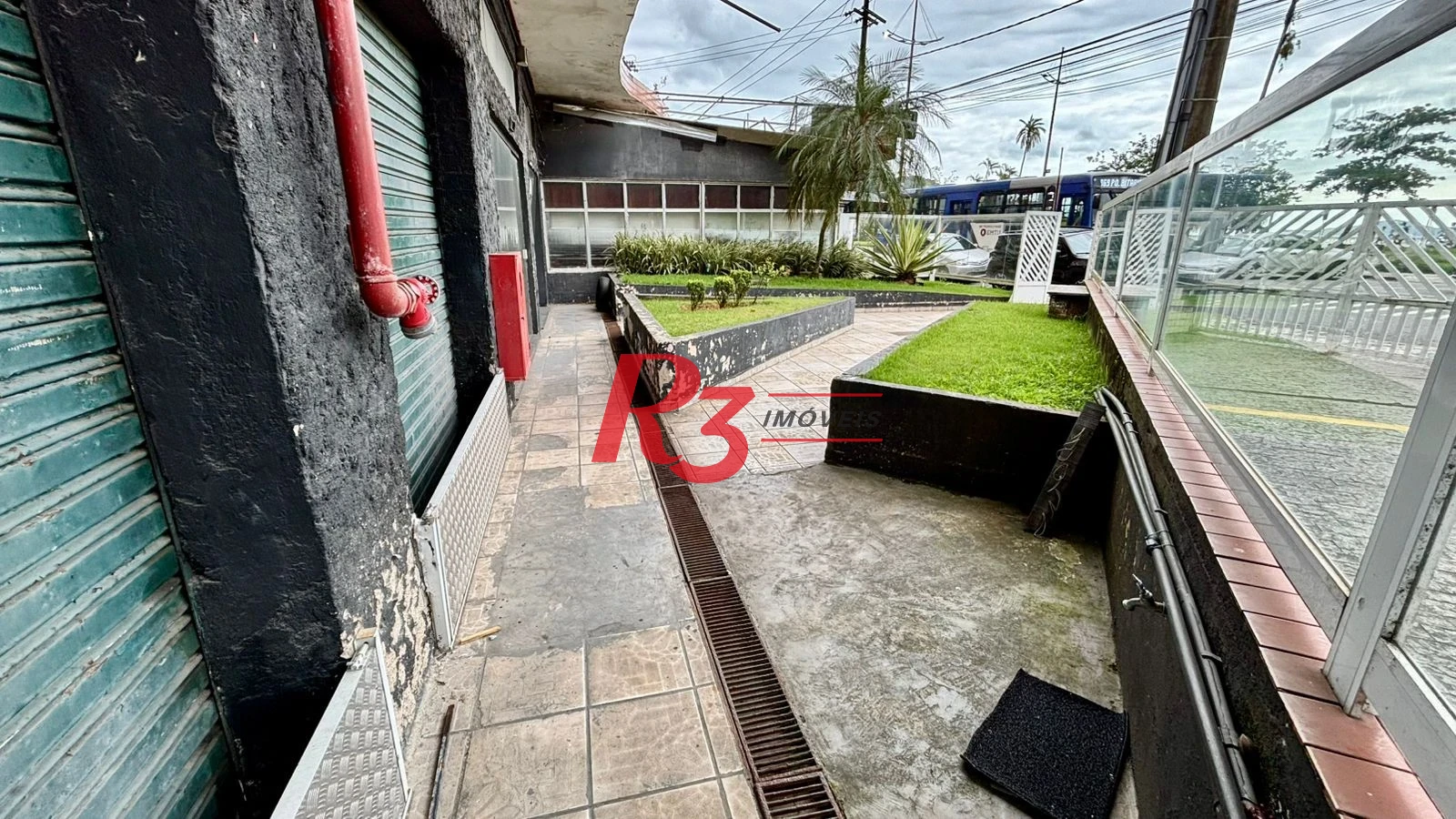 Loja, 92 m² - venda por R$ 800.000,00 ou aluguel por R$ 5.000,00/mês - Ponta da Praia - Santos/SP