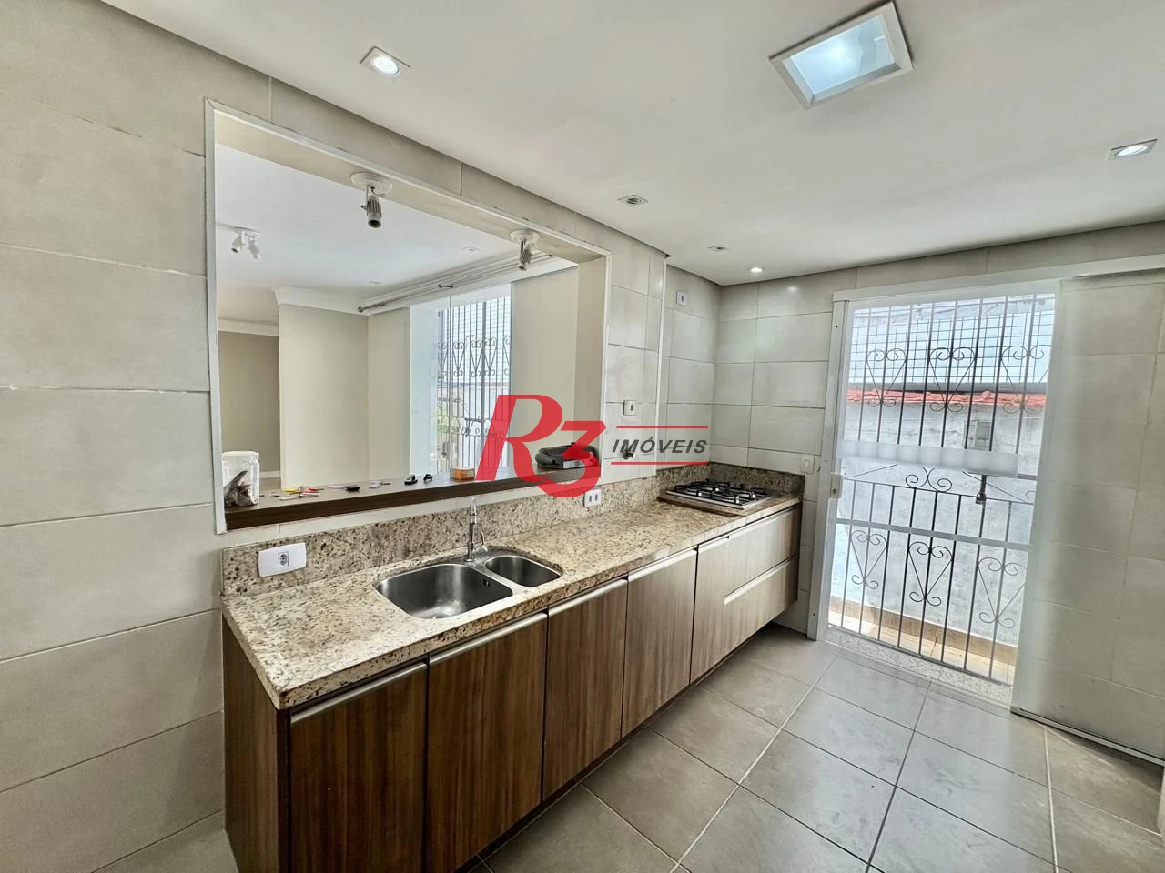 Casa com 3 dormitórios à venda, 231 m² por R$ 1.500.000,00 - Gonzaguinha - São Vicente/SP