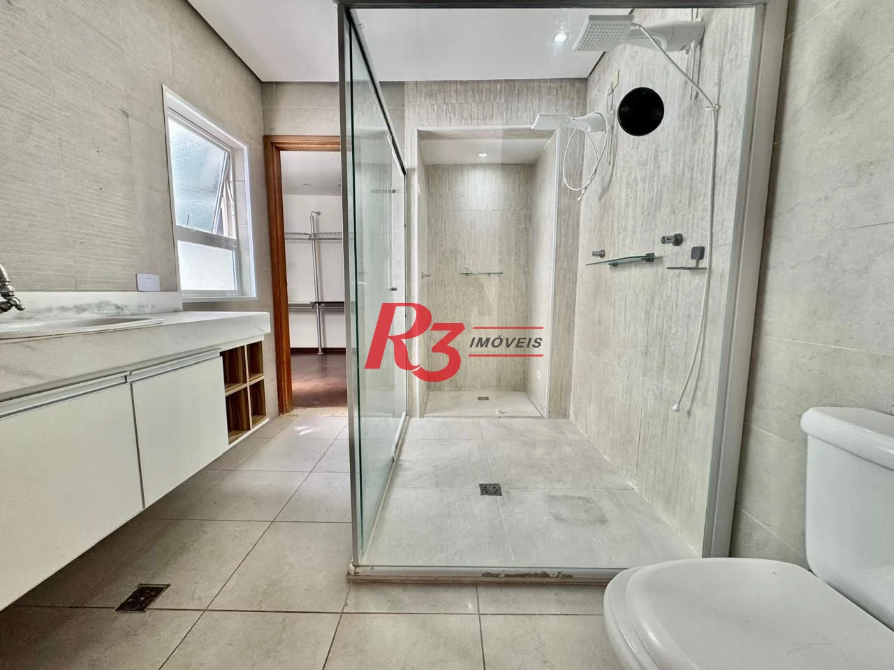 Casa com 3 dormitórios à venda, 231 m² por R$ 1.500.000,00 - Gonzaguinha - São Vicente/SP
