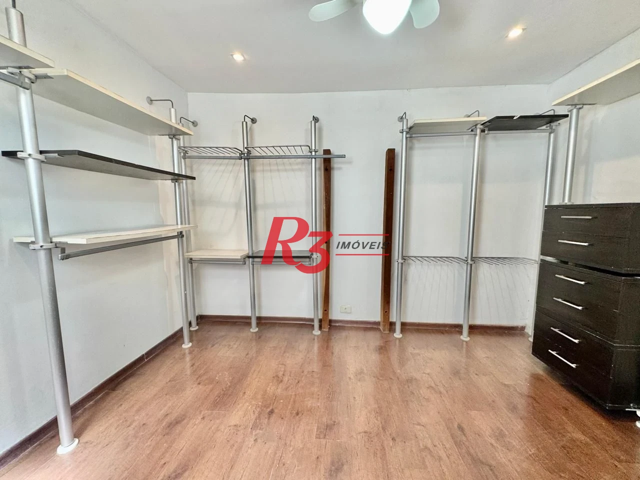 Casa com 3 dormitórios à venda, 231 m² por R$ 1.500.000,00 - Gonzaguinha - São Vicente/SP