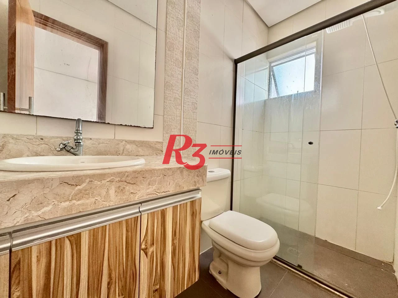 Casa com 3 dormitórios à venda, 231 m² por R$ 1.500.000,00 - Gonzaguinha - São Vicente/SP