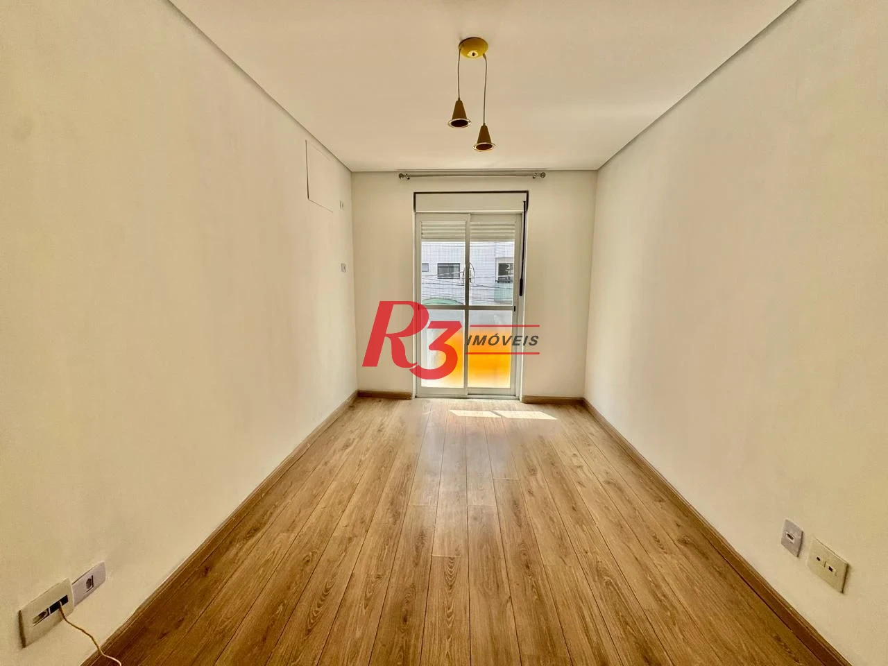 Casa com 3 dormitórios à venda, 231 m² por R$ 1.500.000,00 - Gonzaguinha - São Vicente/SP
