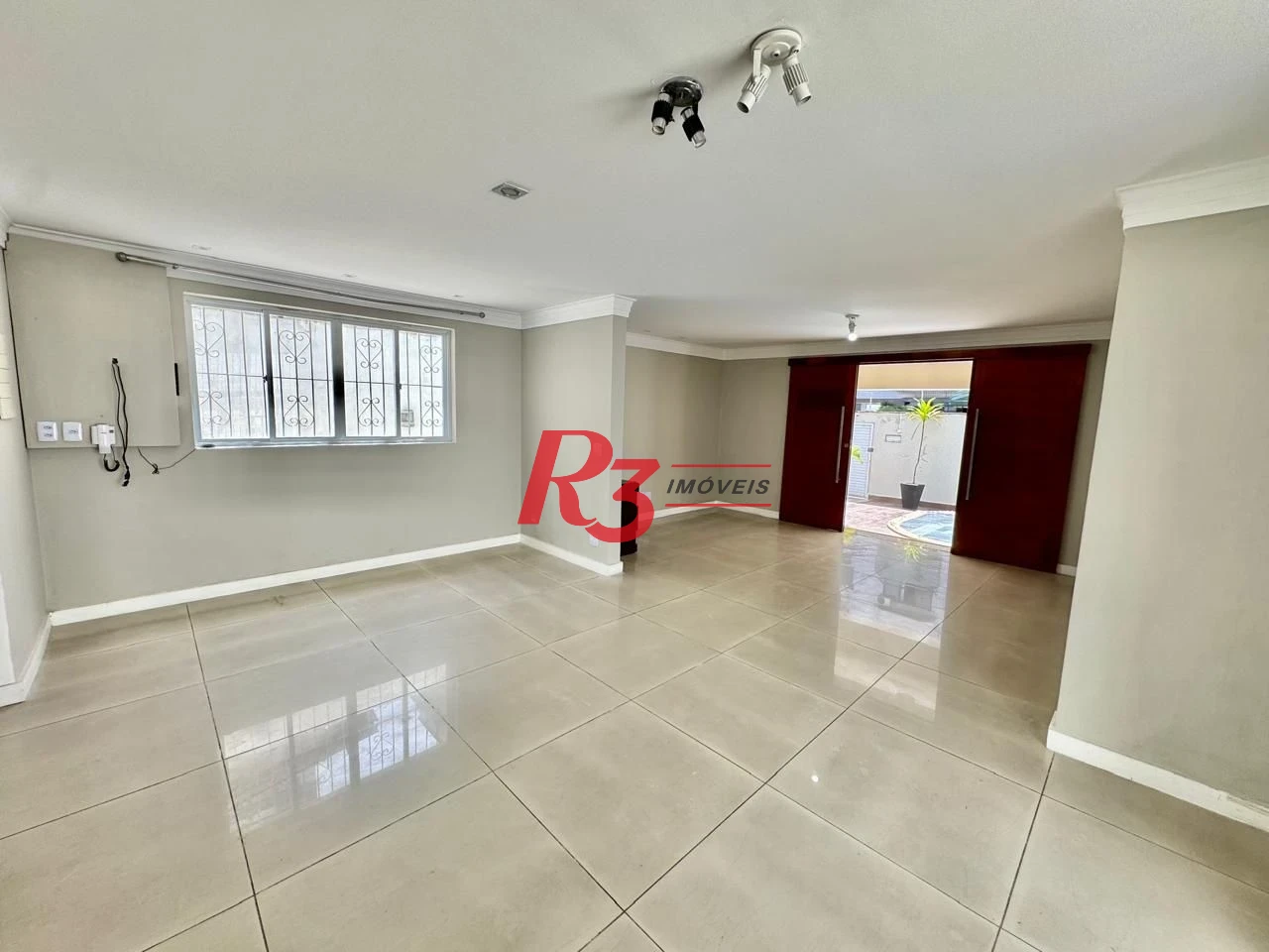 Casa com 3 dormitórios à venda, 231 m² por R$ 1.500.000,00 - Gonzaguinha - São Vicente/SP