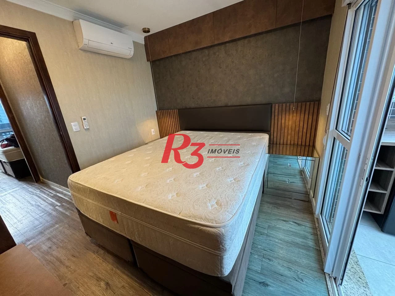 Apartamento Duplex com 3 dormitórios à venda, 115 m² por R$ 1.710.000,00 - Pompéia - Santos/SP