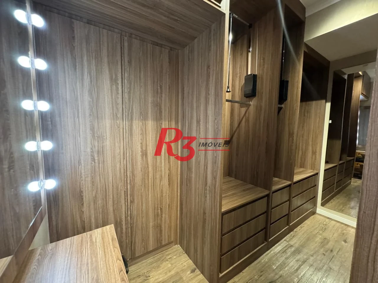 Apartamento Duplex com 3 dormitórios à venda, 115 m² por R$ 1.710.000,00 - Pompéia - Santos/SP