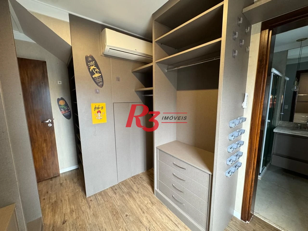 Apartamento Duplex com 3 dormitórios à venda, 115 m² por R$ 1.710.000,00 - Pompéia - Santos/SP