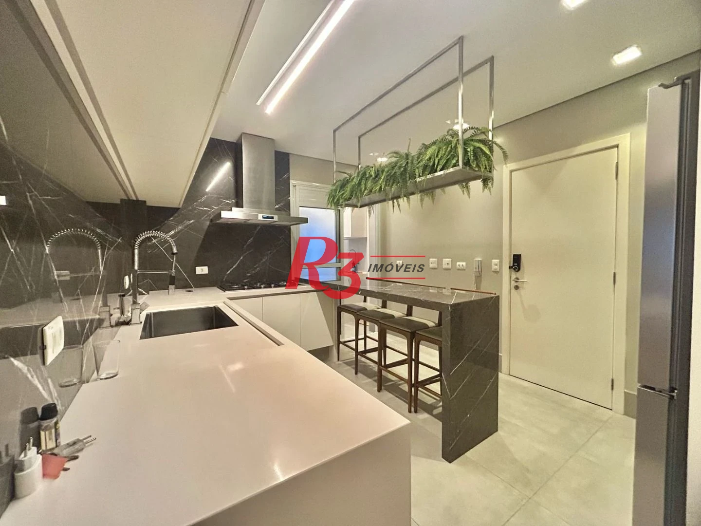 Apartamento com 3 dormitórios à venda, 177 m² por R$ 3.280.000,00 - Boqueirão - Santos/SP