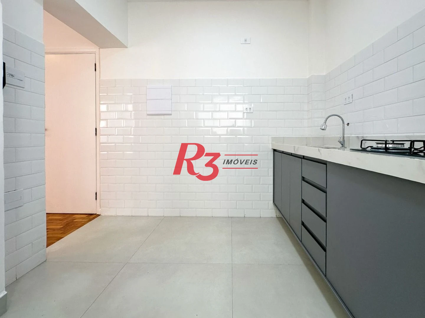 Apartamento com 2 dormitórios à venda, 65 m² por R$ 390.000,00 - Itararé - São Vicente/SP