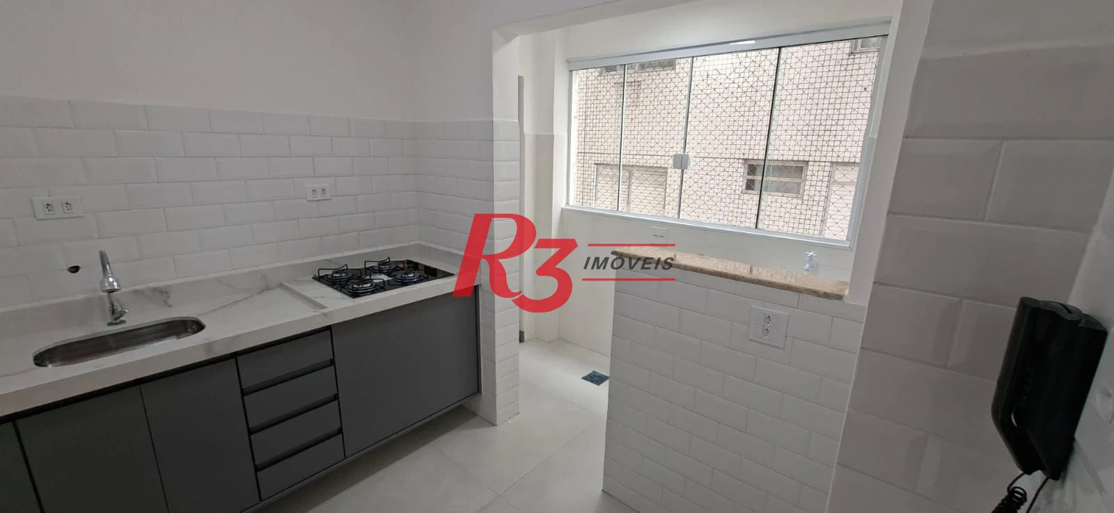Apartamento com 2 dormitórios à venda, 65 m² por R$ 390.000,00 - Itararé - São Vicente/SP