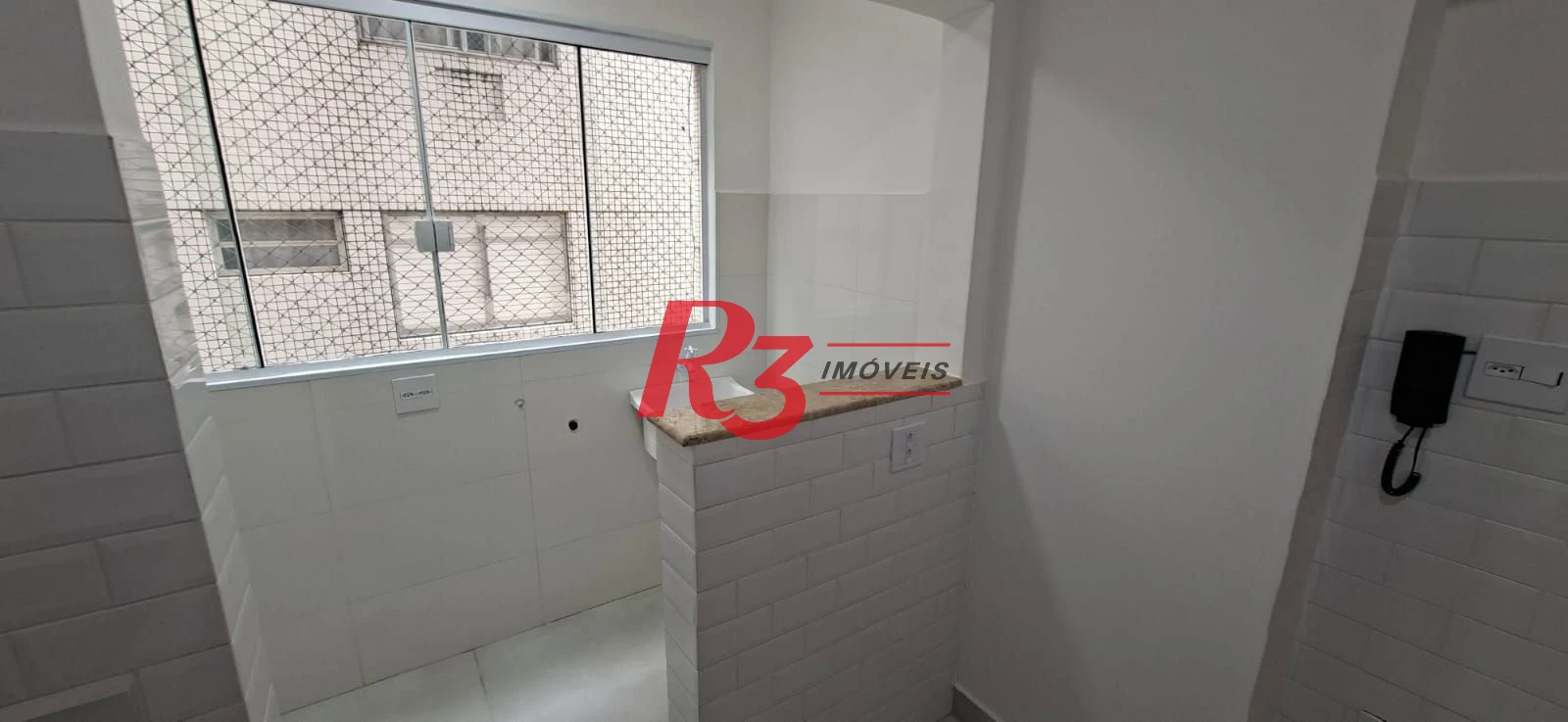 Apartamento com 2 dormitórios à venda, 65 m² por R$ 390.000,00 - Itararé - São Vicente/SP