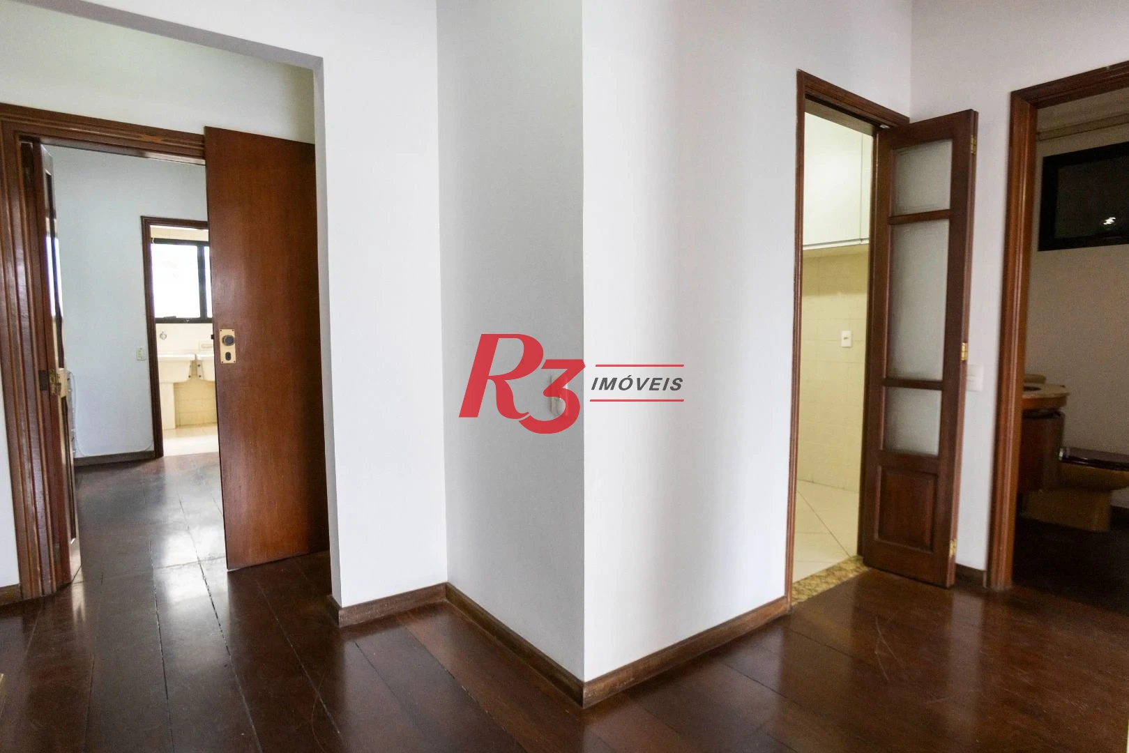 Apartamento com 3 dormitórios à venda, 183 m² por R$ 1.300.000,00 - Pompéia - Santos/SP