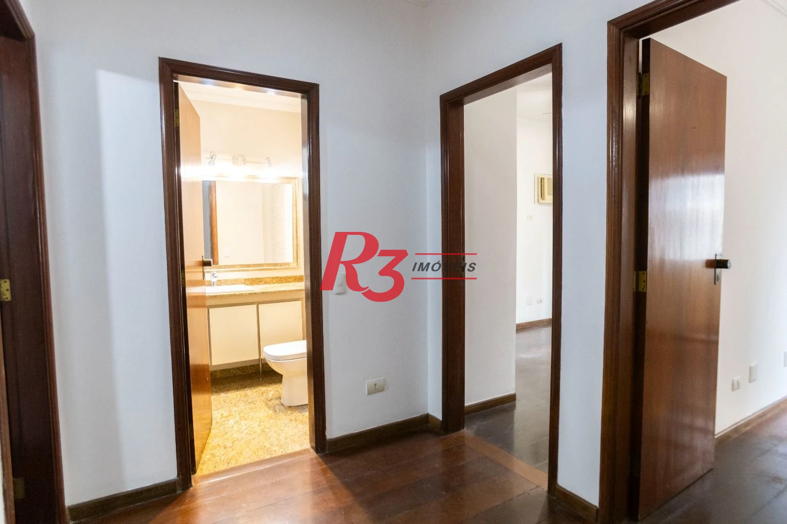 Apartamento com 3 dormitórios à venda, 183 m² por R$ 1.300.000,00 - Pompéia - Santos/SP