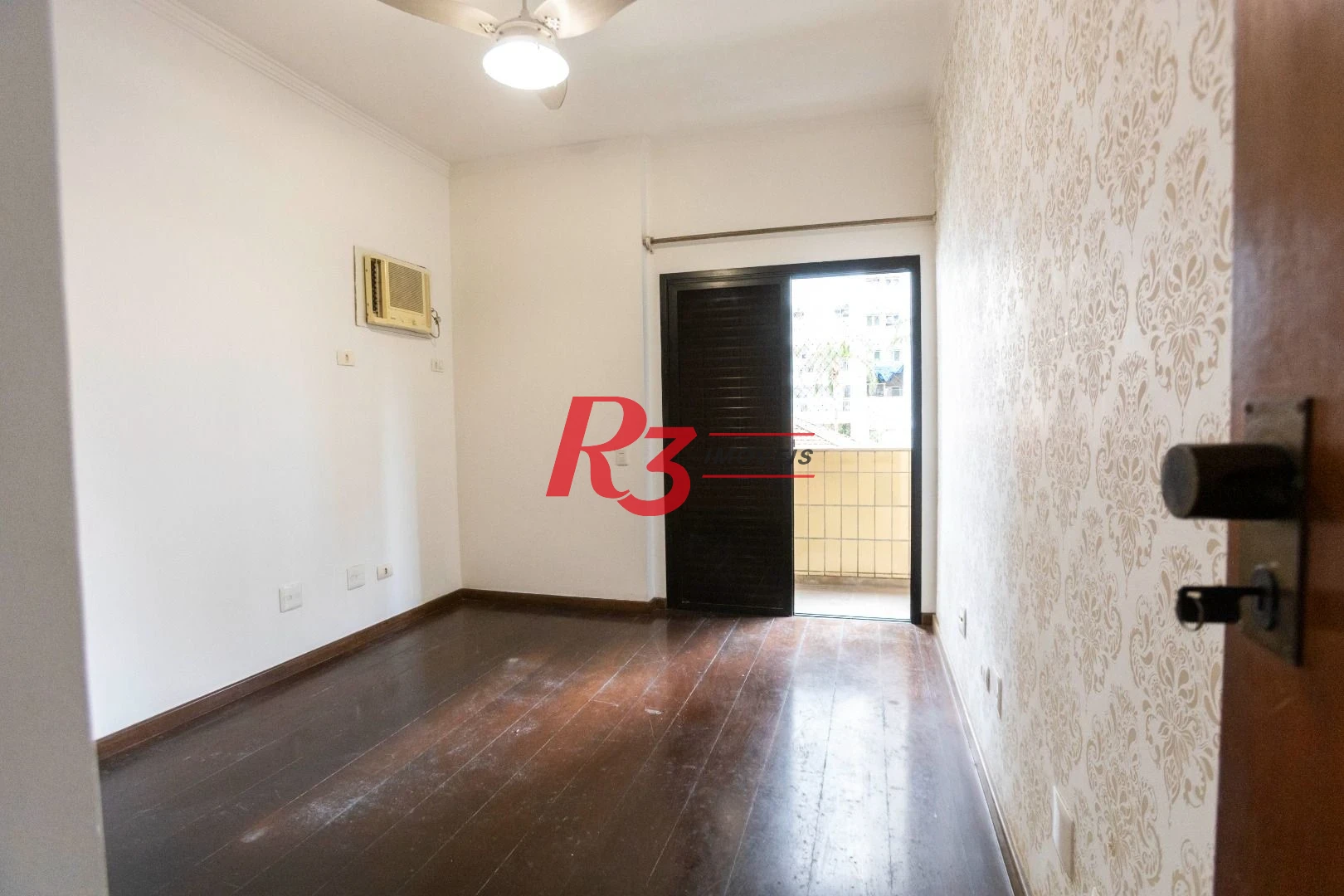Apartamento com 3 dormitórios à venda, 183 m² por R$ 1.300.000,00 - Pompéia - Santos/SP