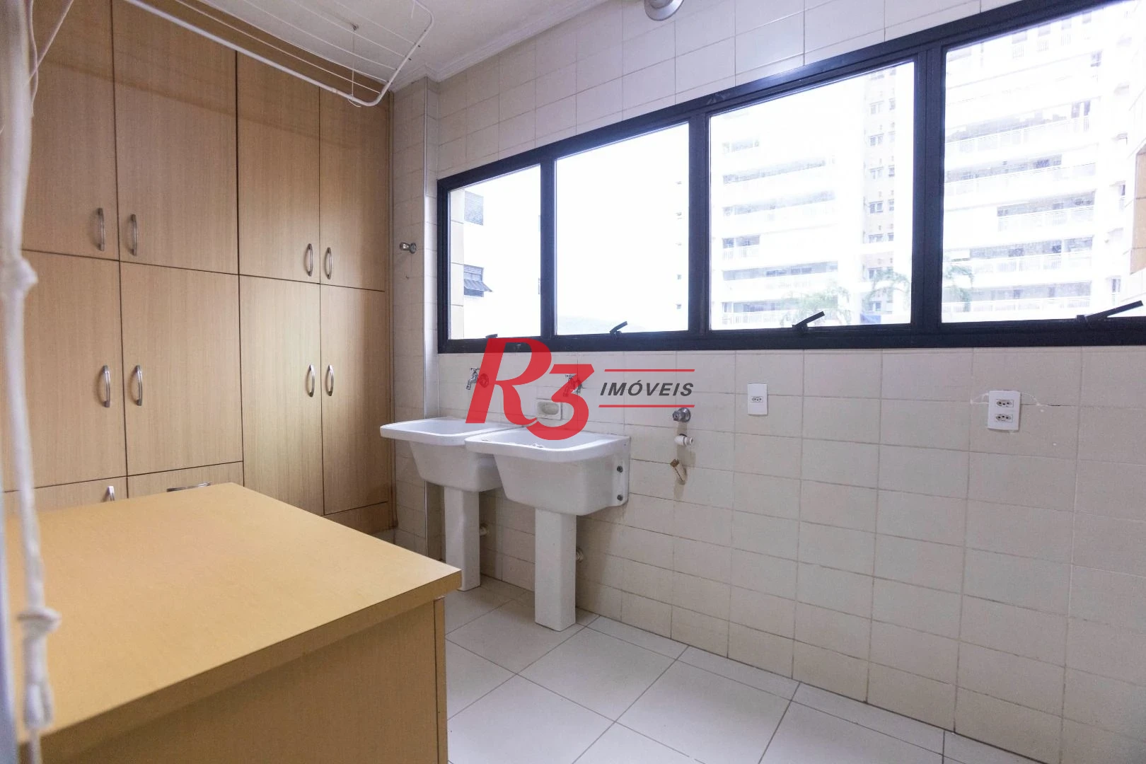 Apartamento com 3 dormitórios à venda, 183 m² por R$ 1.300.000,00 - Pompéia - Santos/SP
