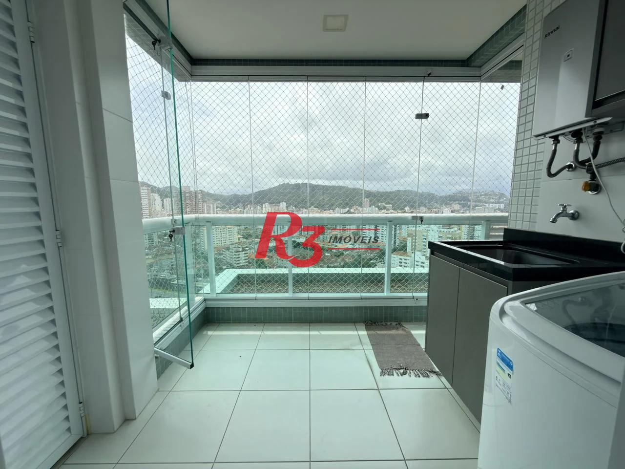 Apartamento com 3 dormitórios à venda, 179 m² por R$ 2.500.000,00 - Gonzaga - Santos/SP