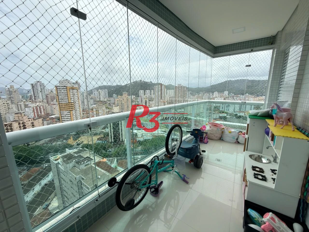 Apartamento com 3 dormitórios à venda, 179 m² por R$ 2.500.000,00 - Gonzaga - Santos/SP