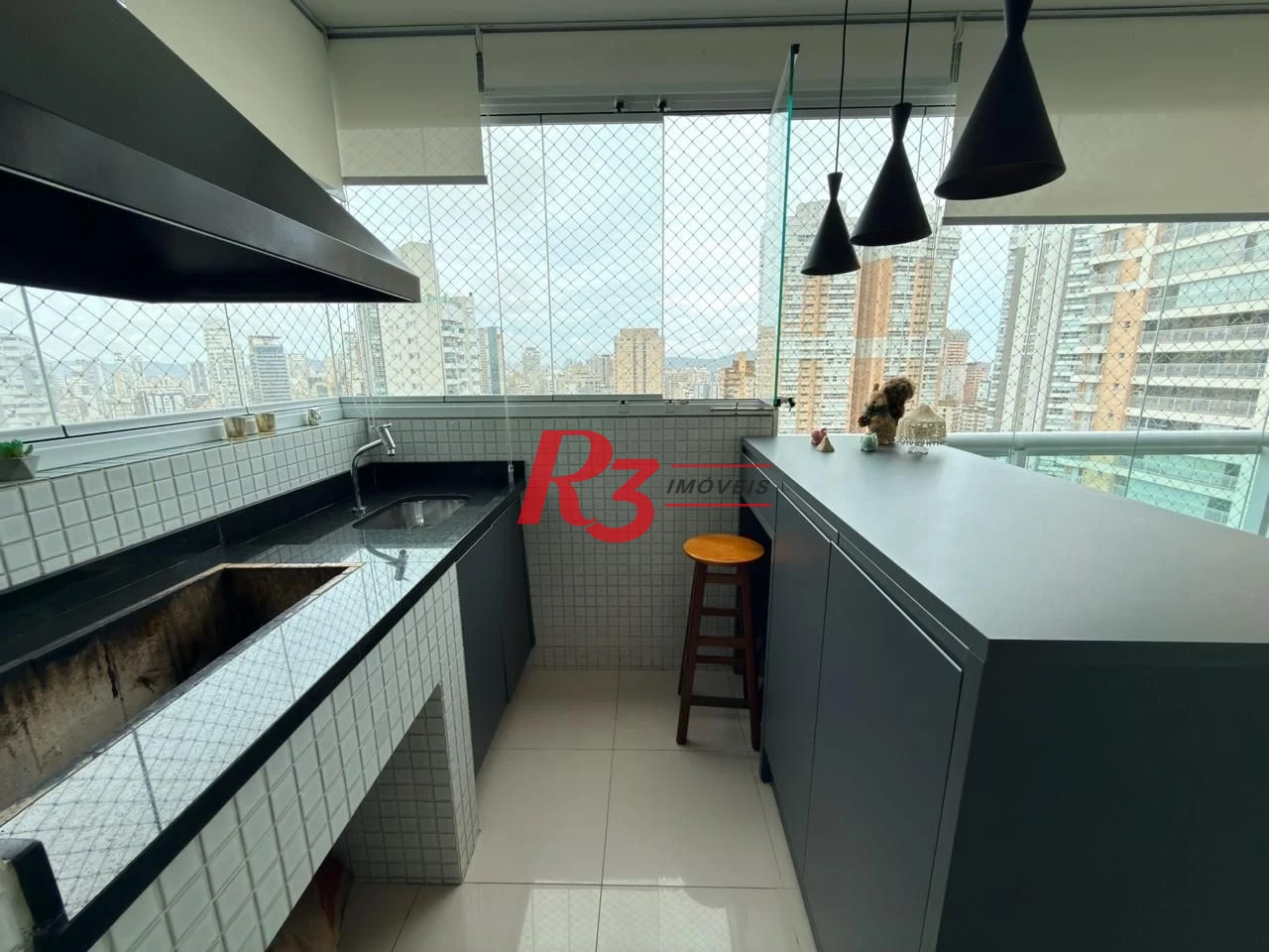 Apartamento com 3 dormitórios à venda, 179 m² por R$ 2.500.000,00 - Gonzaga - Santos/SP
