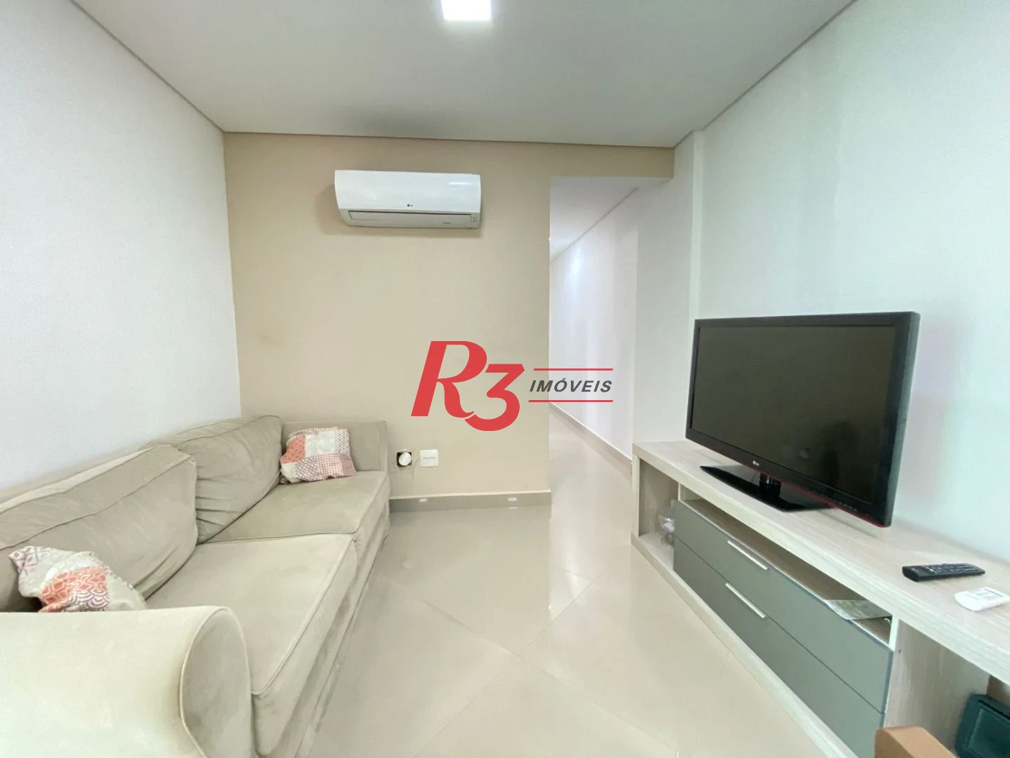 Apartamento Duplex com 2 dormitórios à venda, 151 m² por R$ 852.000,00 - Pitangueiras - Guarujá/SP