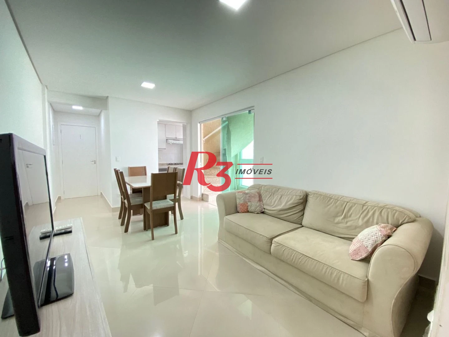 Apartamento Duplex com 2 dormitórios à venda, 151 m² por R$ 852.000,00 - Pitangueiras - Guarujá/SP